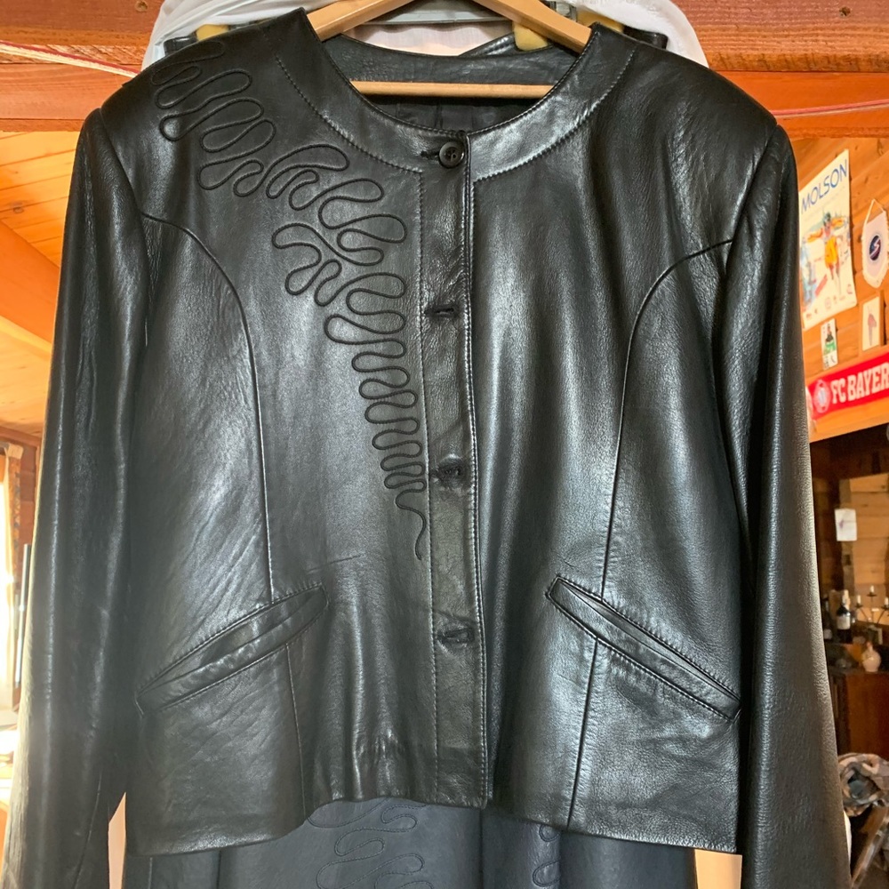 Parallel leather jacket
